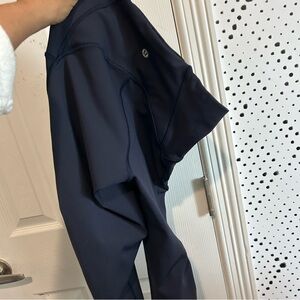 Lululemon navy cropped high waisted leggings size 6
